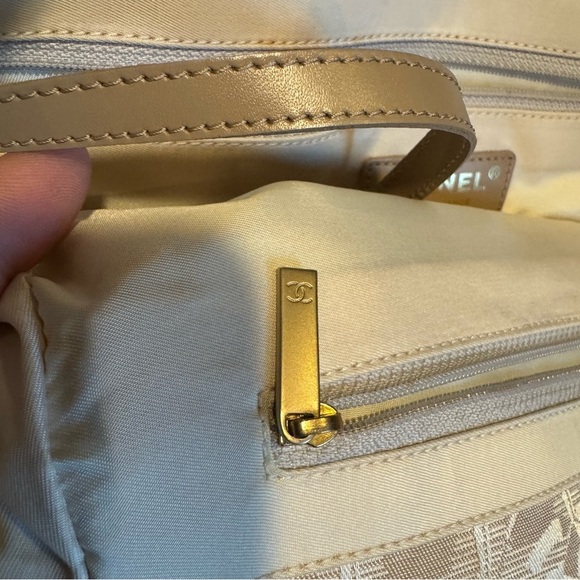 Authentic Chanel New Travel Line Tote - Picture 11 of 16